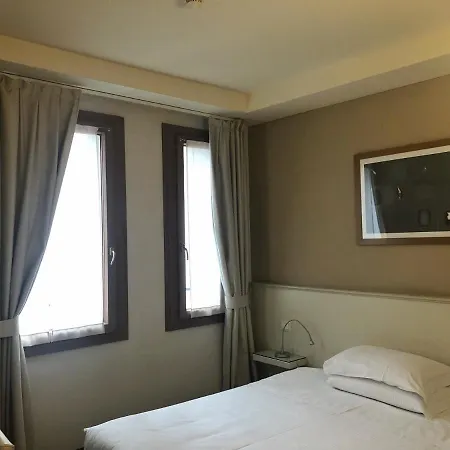 ホテル ベストウェスタン カノン ドーロ 4*